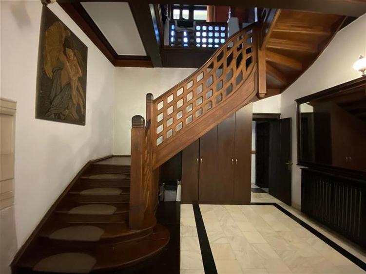 Vila brancoveneasca pretabila: birouri, clinica, ceainarie - 10