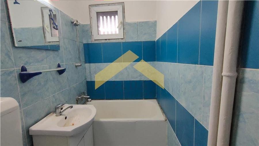 Apartament 2 camere de vanzare zona Boul Rosu - 1