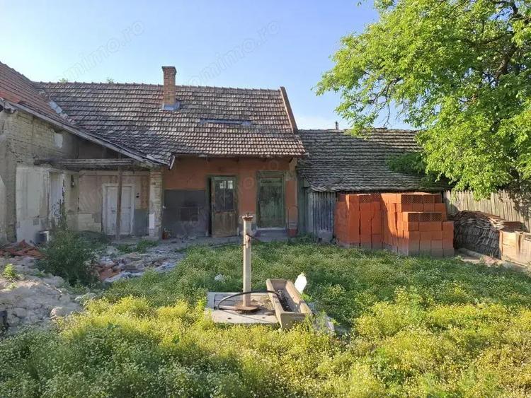 Casa pentru demolare/renovare in Nadlac cu teren 616mp - 2