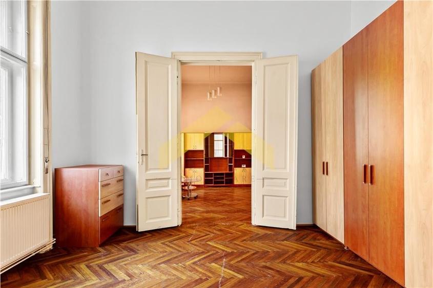 Apartament ultracentral cu 3 camere si centrala proprie - 4