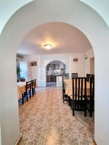 Casa/Villa 10 camere ,322 mp utili, teren 796 mp- zona 7 scari/ Sacele - 5