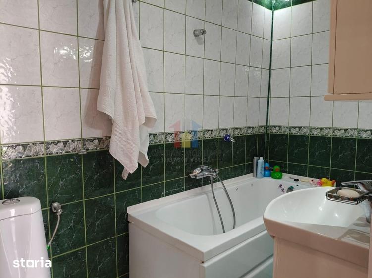 Casă cu 4 camere cu Teren 300 Mp în Central