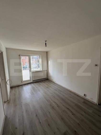 Apartament cu 2 camere semidecomandat în Dâmbu Pietros