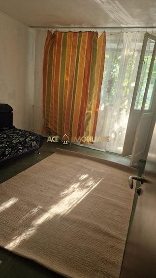 Apartament cu 3 camere decomandat, mobilat în Titan
