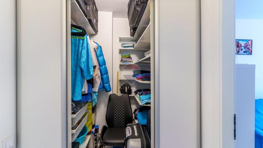 Apartament cu 3 camere semidecomandat, mobilat în Mănăștur
