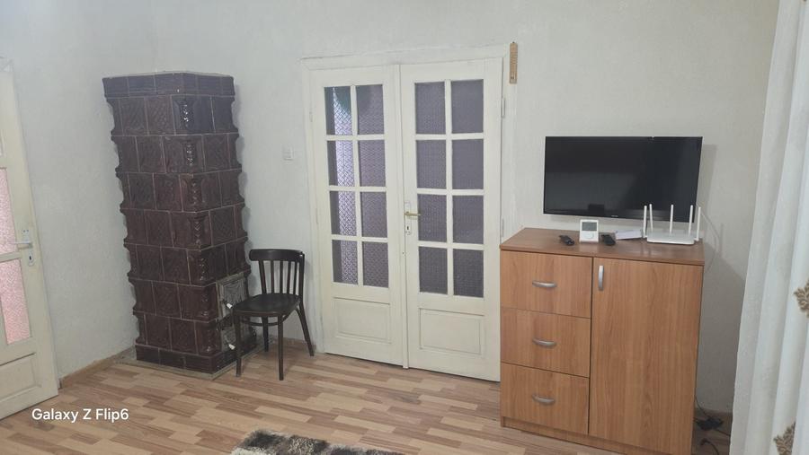 Casă cu 2 camere în Central