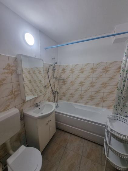 Apartament cu 2 camere semidecomandat în Pajura