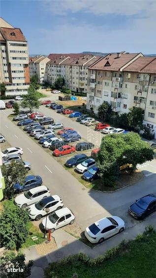 Apartament cu 3 camere decomandat în Terezian