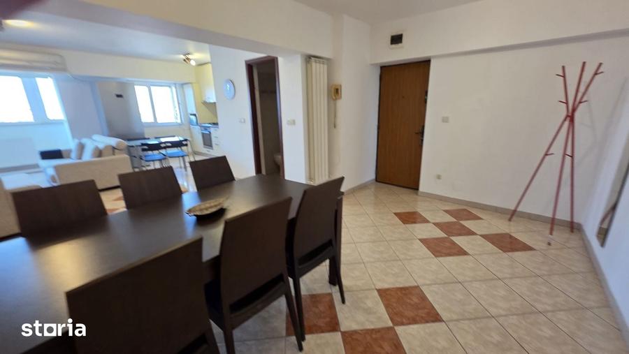 Apartament cu 3 camere în Centrul Civic