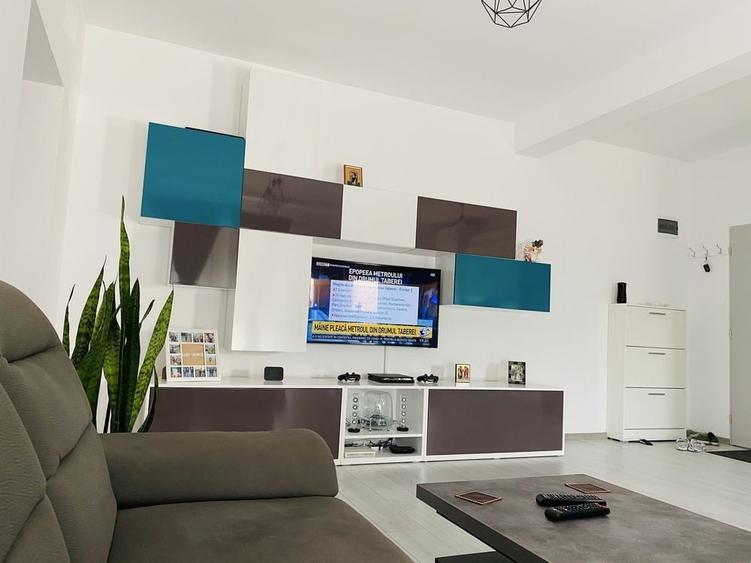 Apartament cu 2 camere semidecomandat, mobilat în Giroc