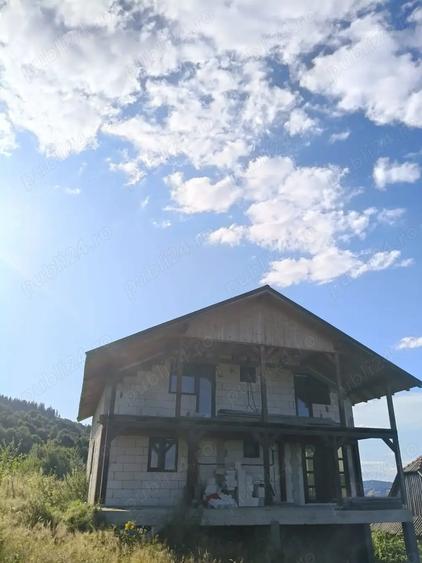 Casă cu 6 camere cu Teren 5641 Mp în Vișagu