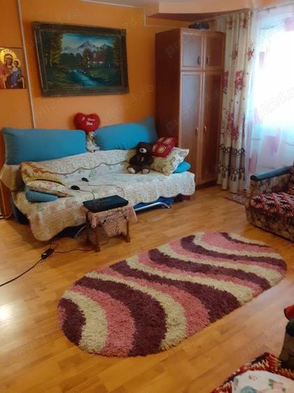 Apartament cu 2 camere semidecomandat în 9 Mai