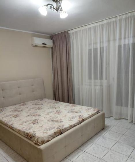 Apartament cu 3 camere decomandat, mobilat în Nerva Traian