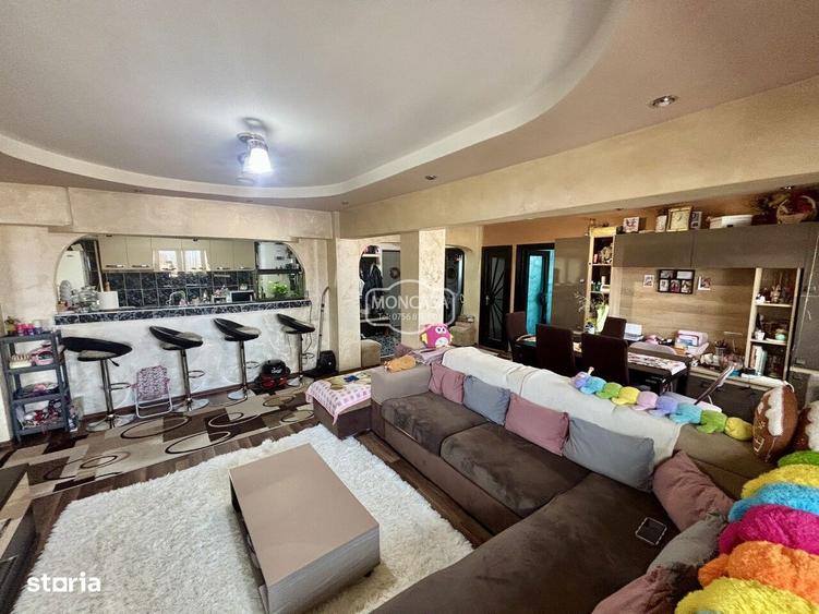 Apartament cu 3 camere semidecomandat în Central