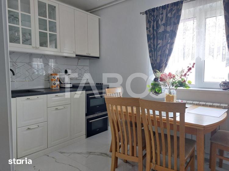 Apartament cu 3 camere decomandat, mobilat în Valea Aurie