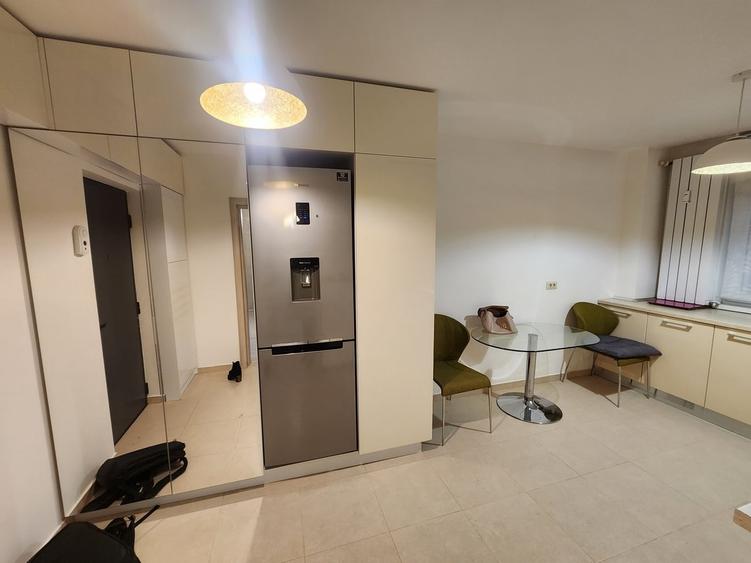 Apartament semidecomandat în Moșilor