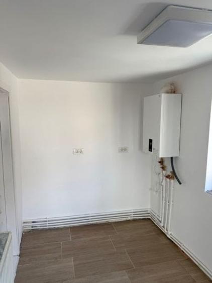 Casă individuală cu 3 camere cu Canalizare în Chitila