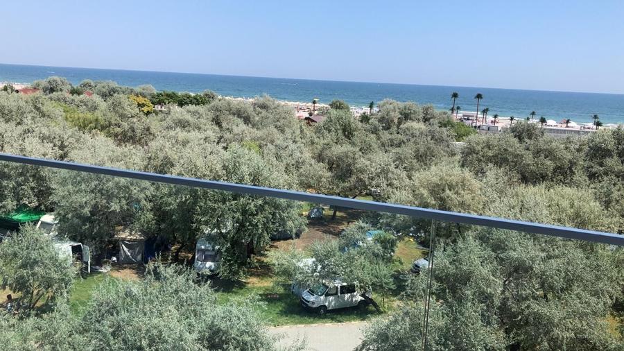 Apartament cu 2 camere semidecomandat, mobilat în Nord