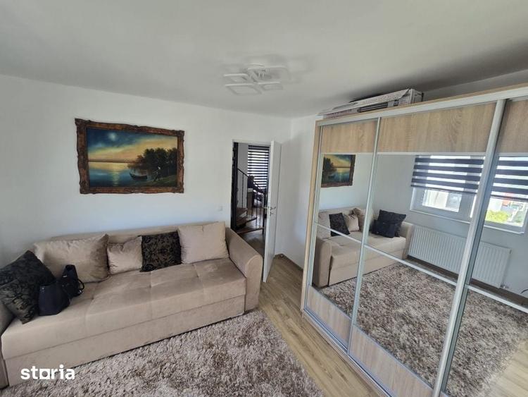 Casă cu 5 camere cu Teren 335 Mp în Jucu