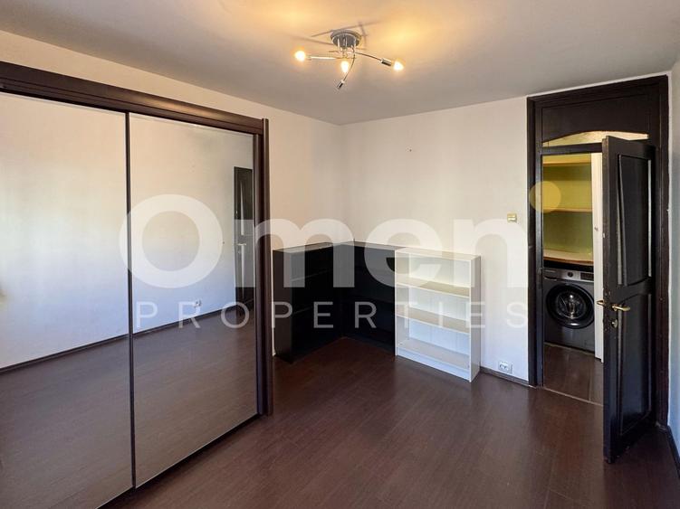 Apartament cu 4 camere semidecomandat, mobilat în Central