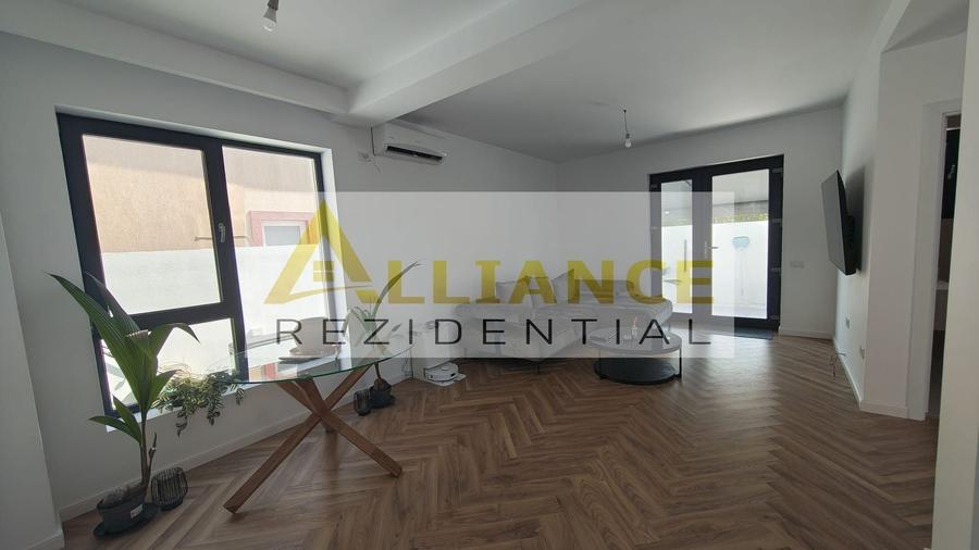 Casă individuală cu 5 camere cu Canalizare în Berceni