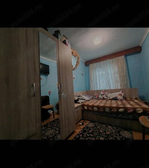 Apartament cu 4 camere decomandat în CET