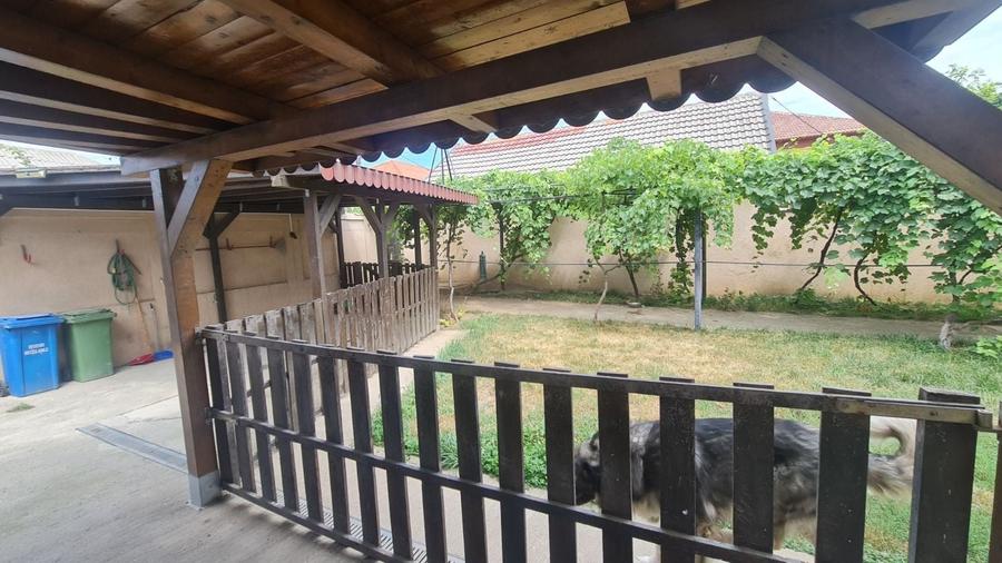 Casă individuală cu 7 camere cu Canalizare în Valu lui Traian