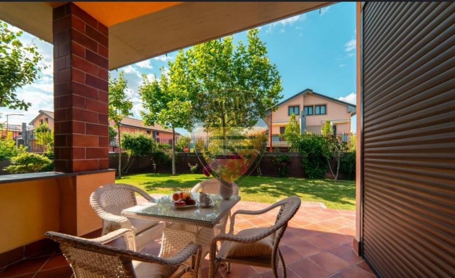 Duplex cu 5 camere cu Canalizare în Faleza Nord