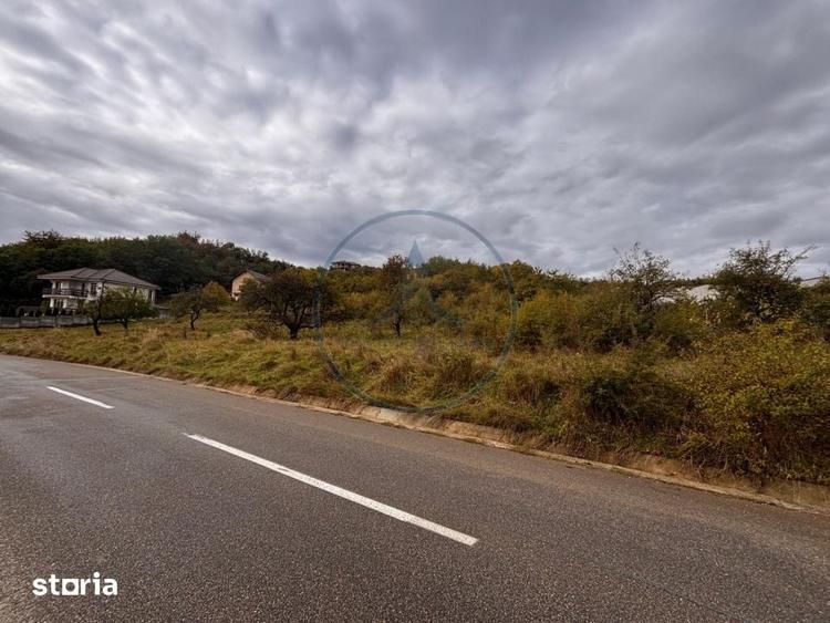 Teren de 5600 mp, în Centura