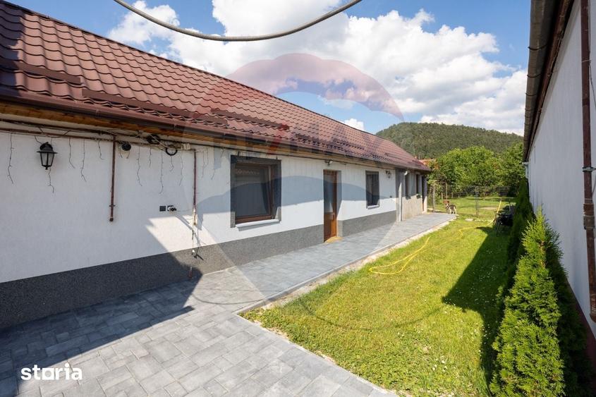 Casă cu 4 camere cu Teren 560 Mp în Central