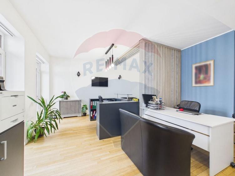 Apartament 4 camere recompartimentat din 3, P-ta Unirii | Parcare - 4