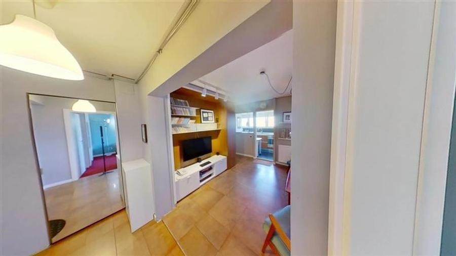 Apartament cu 2 camere,recompartimentat in 3 camere,54 mp,Grivitei. - 12