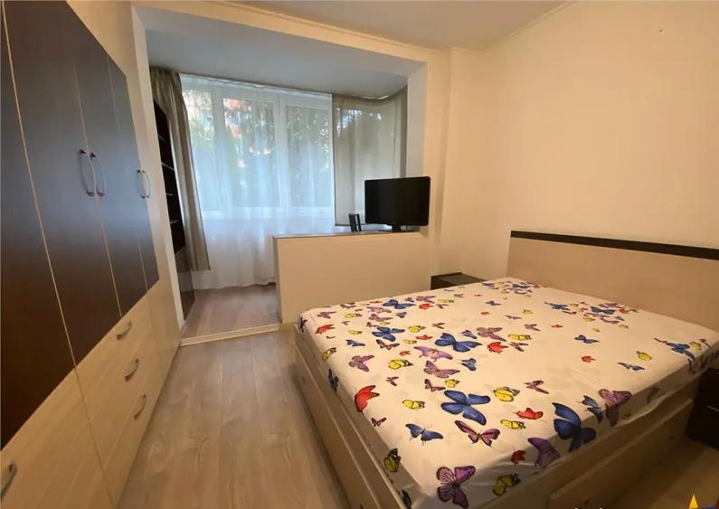 Decomandat, loc parcare,pivnita, zona Grivitei, Brasov. - 1