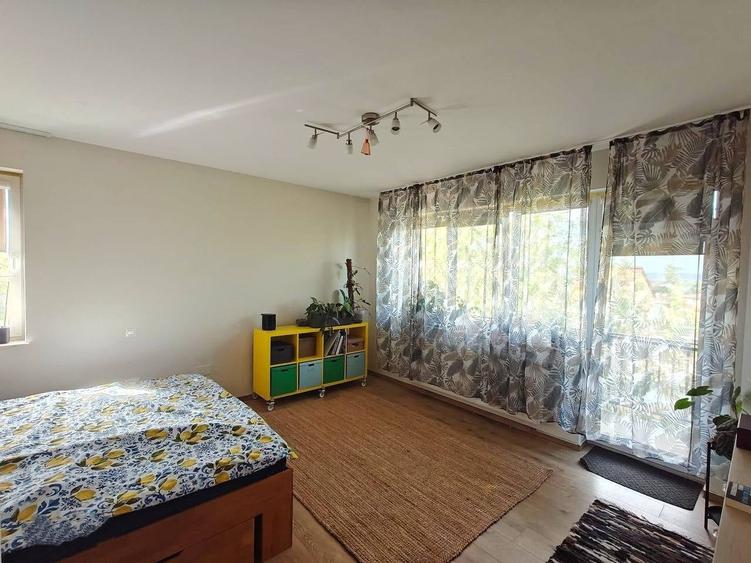 Apartament cu 3 camere în Bună Ziua