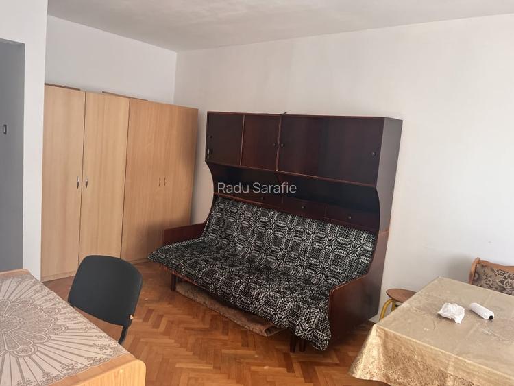 Garsoniera in bloc de apartamente strand str bihorului et 1