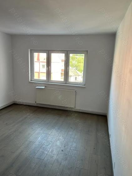 Apartament de vanzare cu 4 camere - 10