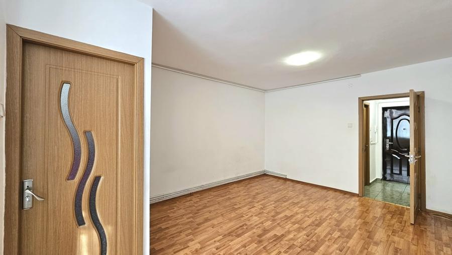 Garsoniera Etaj 1 - 500 M Lacul Noua - 3