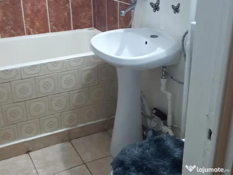 Inchiriez apartament centru 2 camere - 1