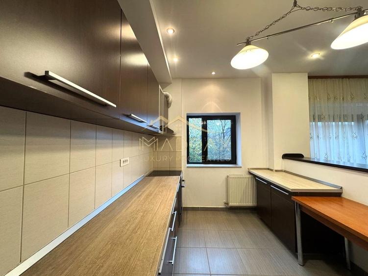 Apartament cu 3 camere decomandat, mobilat în Băneasa