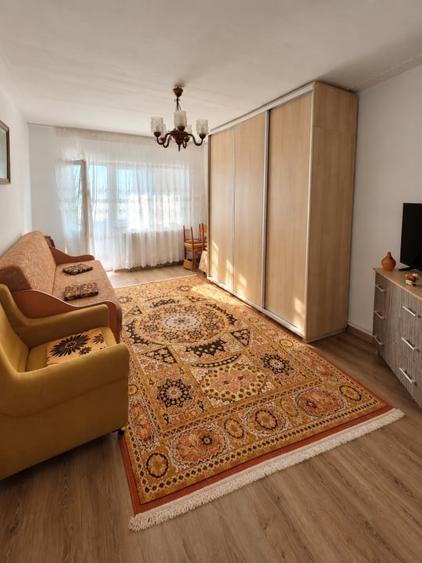 Apartament cu 2 camere decomandat, mobilat în Bogdan Vodă