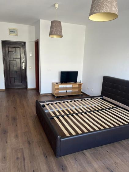 Titan - Rasarit de soare - Metrou - Parcare - Renovat - 2