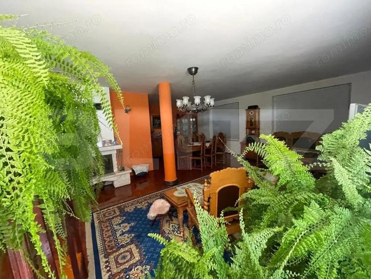 Casa cu incalzire in pardoseala si 17.000 mp teren, sat Oboga - 11