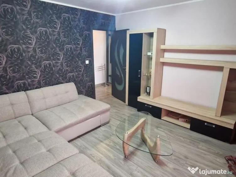 Garsoniera decomandata zona Far. - 4