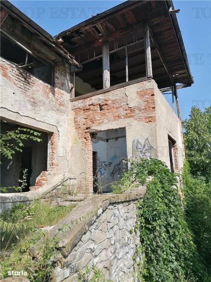 Teren 11230 m.p. + Conac - necesita renovare - 1