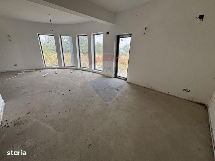 Vila individuala de vanzare Saftica Balotesti langa DN1 strada Fermei - 1