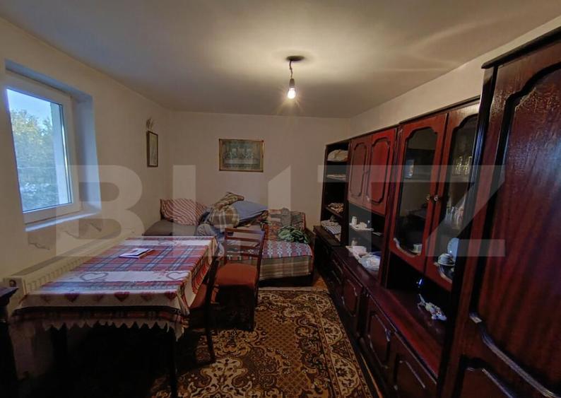 Casa cu 3 camere,baie, bucatarie,anexe.pivni?a teren 800 m - 6