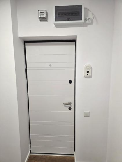 Ocazie  2 camere renovat , 57mp etaj 8/10 Ghencea Brasov - 1