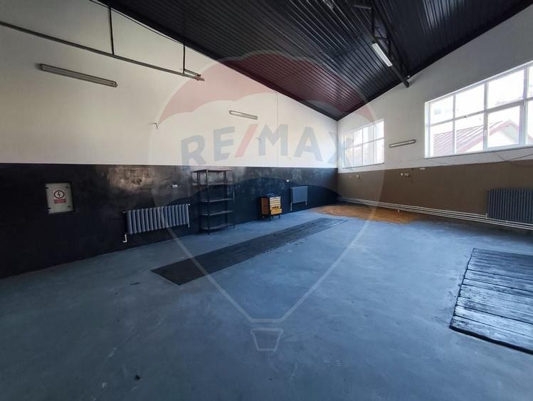 De inchiriat hala cu birouri si curte interioara in Burdujeni - 2