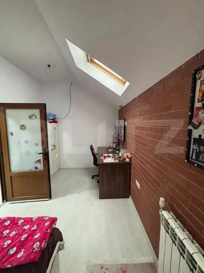 Casa cu 5 camere, 550 mp, teren de 800 mp, zona Salcea - 1