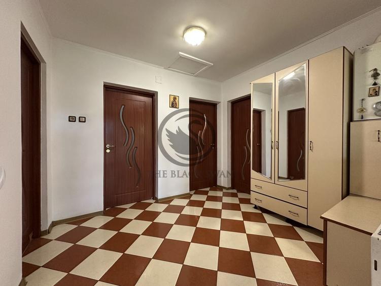Casă individuală cu 4 camere cu Canalizare în Periferie
